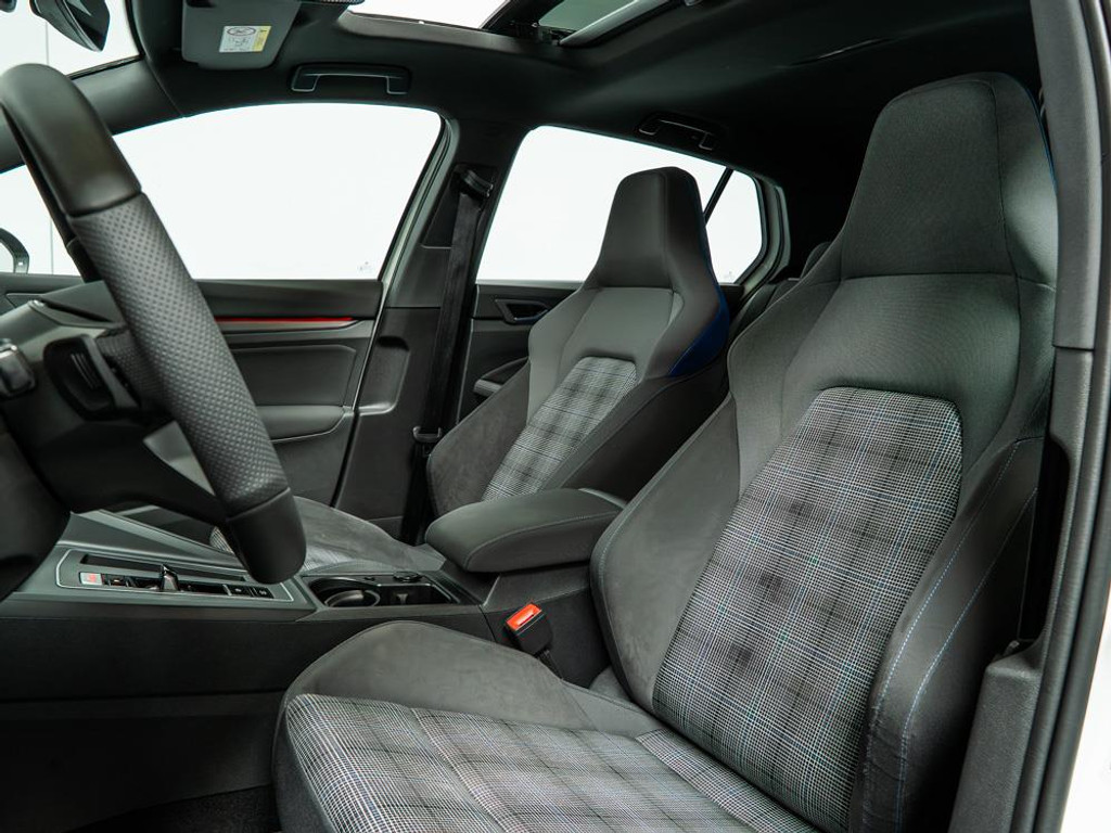 48637861 volkswagen golf 14 gte | 245pk | pano | matrix led – foto 10