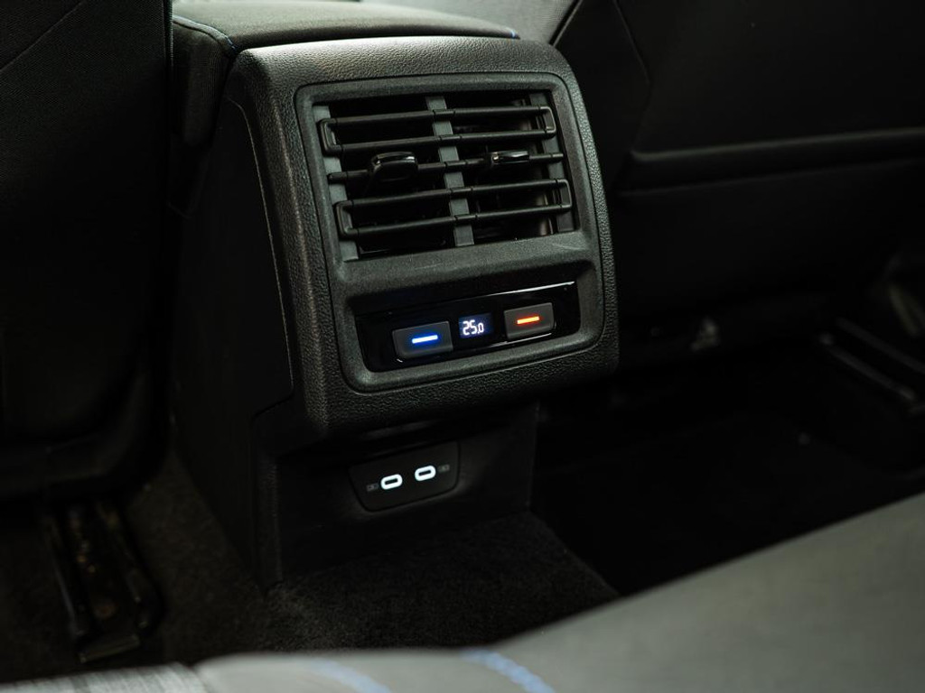 48637861 volkswagen golf 14 gte | 245pk | pano | matrix led – foto 24