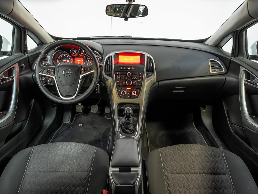 50960507 opel astra gtc 14 turbo design edition – foto 11